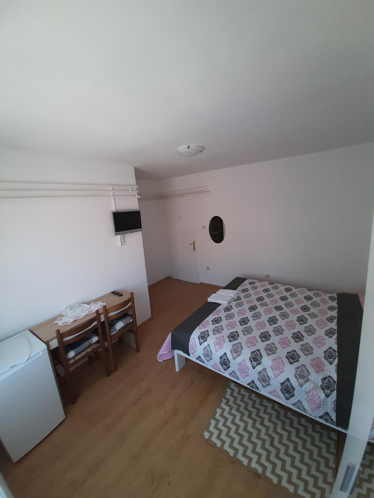 Apartments And Rooms With Parking Space Mali Lošinj Cameră foto