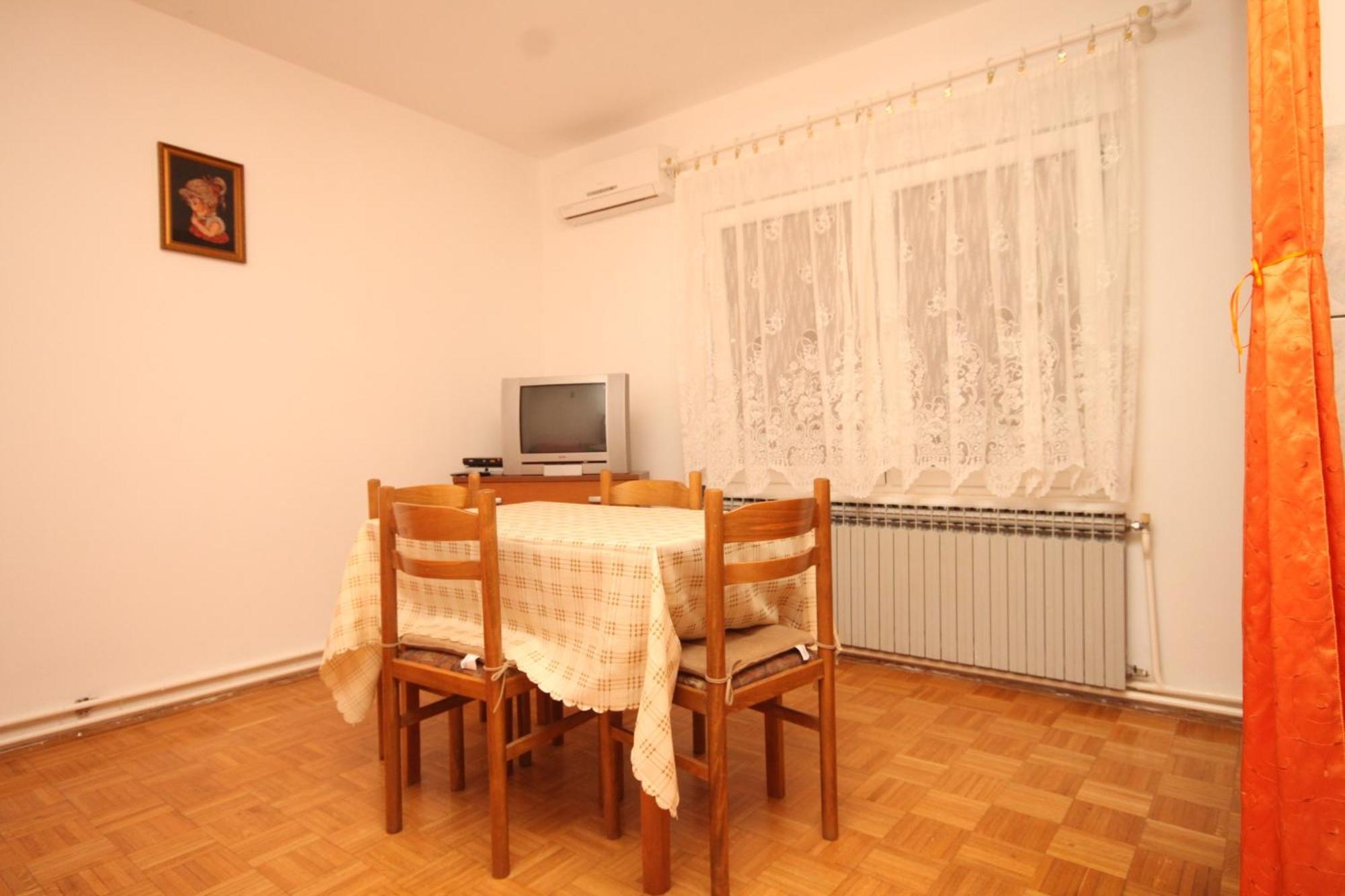 Apartments And Rooms With Parking Space Mali Lošinj Cameră foto