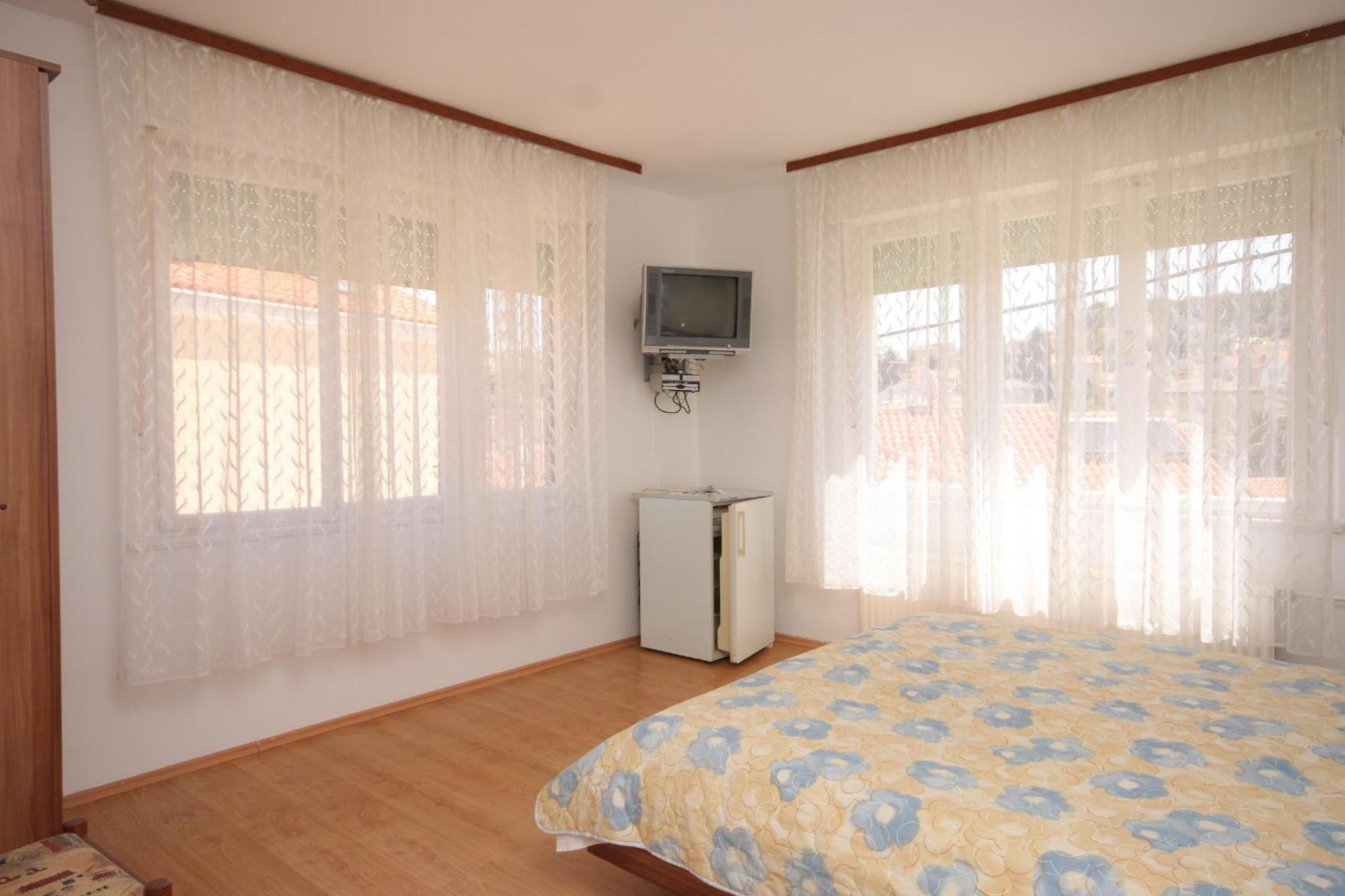 Apartments And Rooms With Parking Space Mali Lošinj Cameră foto